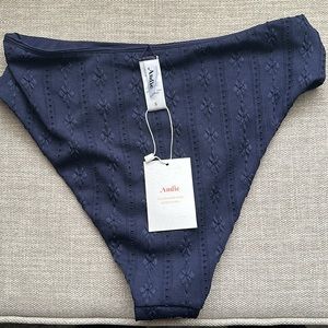 Andie The 90s High Waisted Bottom color navy